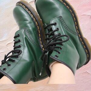 1460 Smooth Leather Lace Up Boots in Green Doc Martens
